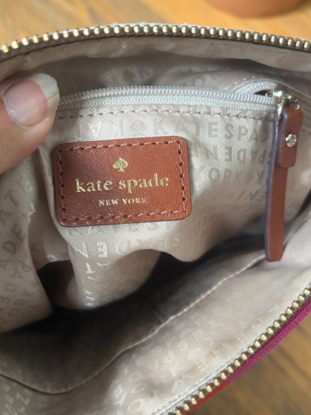 Kate Spade New York Classic Spade Victoria crossbody bag - Picture 8 of 14